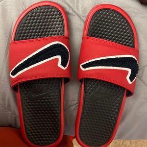 Nike Bengassi Slides. NWOT SIZE 8 Make an offer